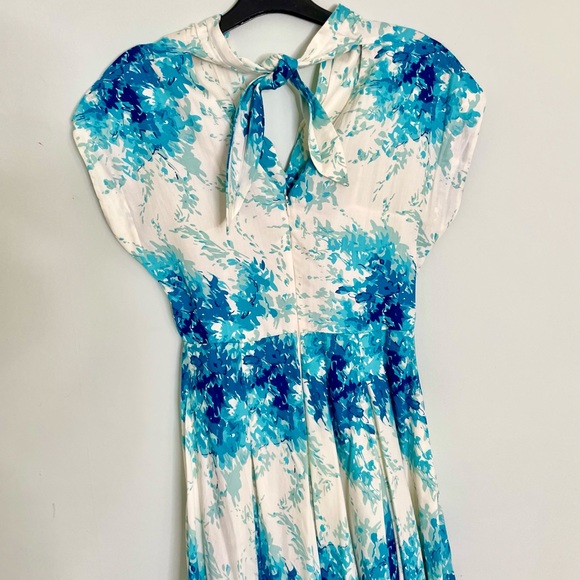 Vibrant Blue & White Anthropologie Pleated Circle Midi Skirt Spring Dress Size 4 - Picture 6 of 9